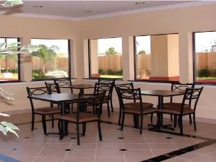 Scottish Inn & Suites Willowbrook Hotel in Harris County