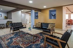Travelodge by Wyndham Fort Wayne North Hotel in Fort Wayne