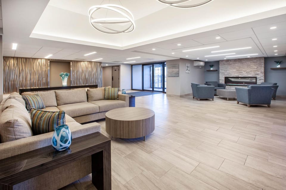 Wingate by Wyndham Detroit Metro Airport Hotel in Romulus