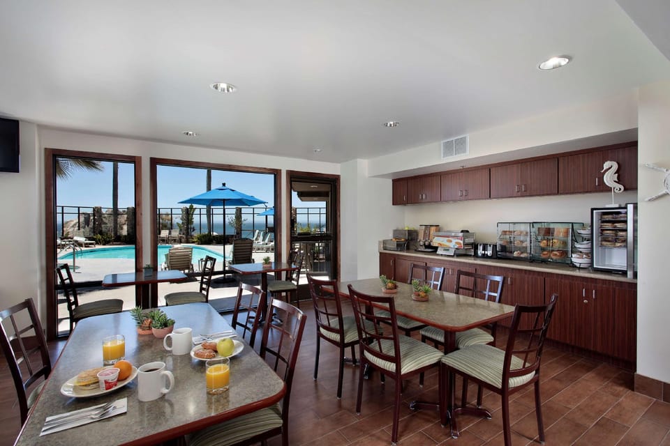 Inn at the Cove Hotel in Pismo Beach