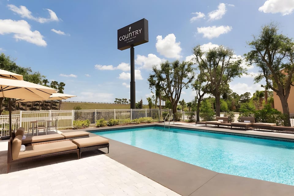 Hotel Flamingo Inn & Suites Vero Beach I-95 Hotel in Indian River