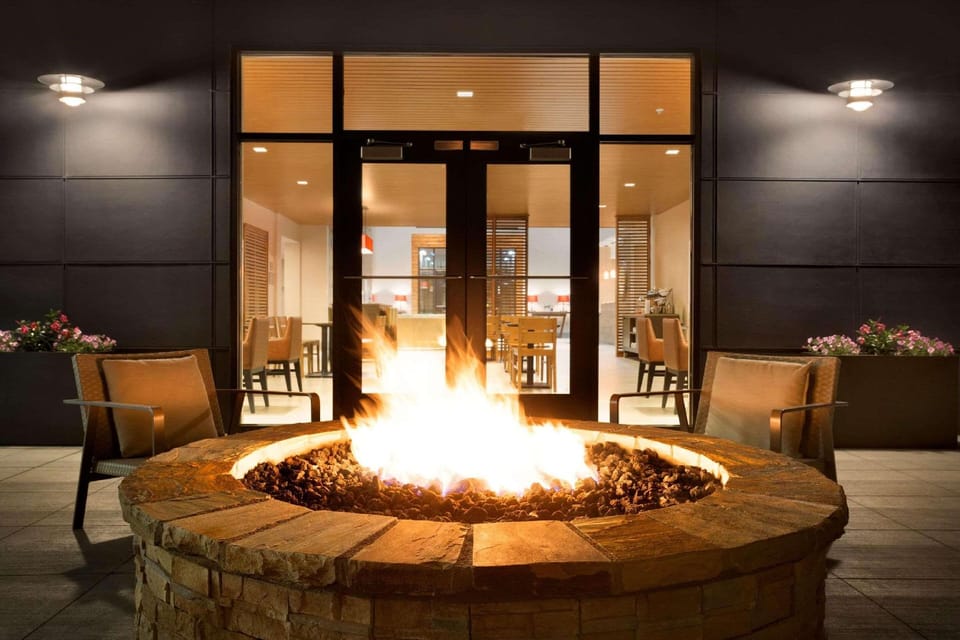Country Inn & Suites by Radisson Asheville River Arts District Hotel in Asheville