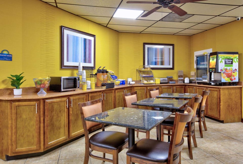 Days Inn by Wyndham Batesville Hotel in Mississippi