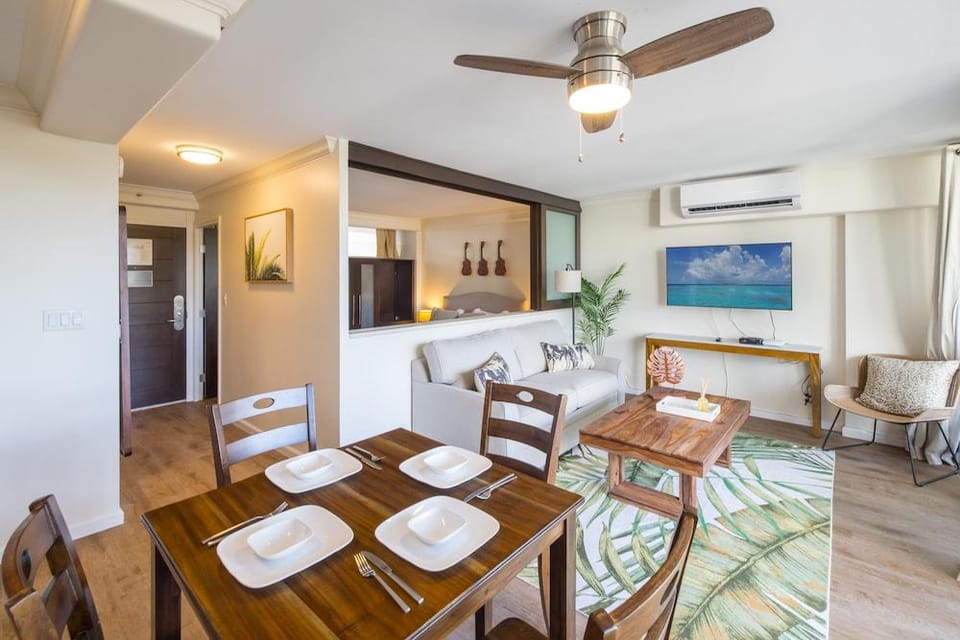 Regency on Beachwalk Waikiki by OUTRIGGER Apartment hotel in Honolulu