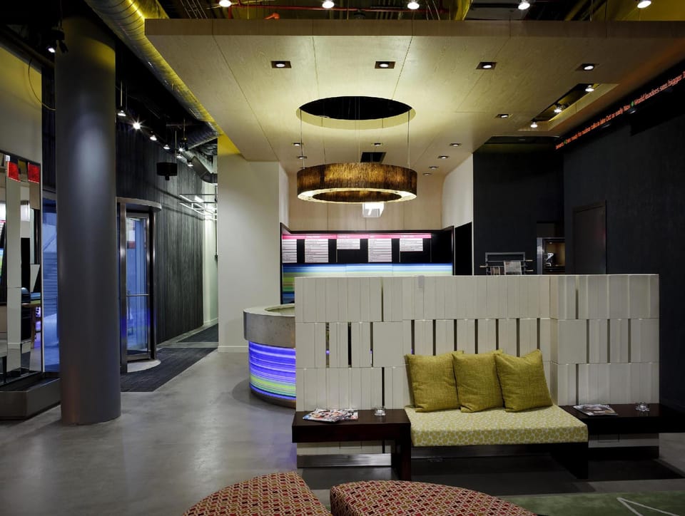 Bar/lounge