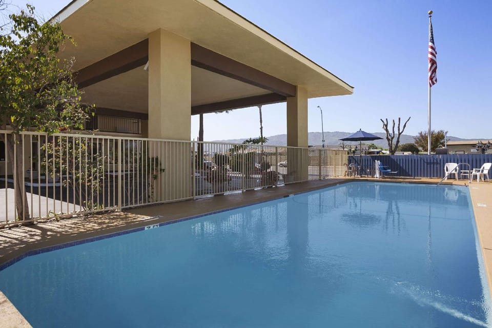 Days Inn by Wyndham Gilroy Hotel in Gilroy
