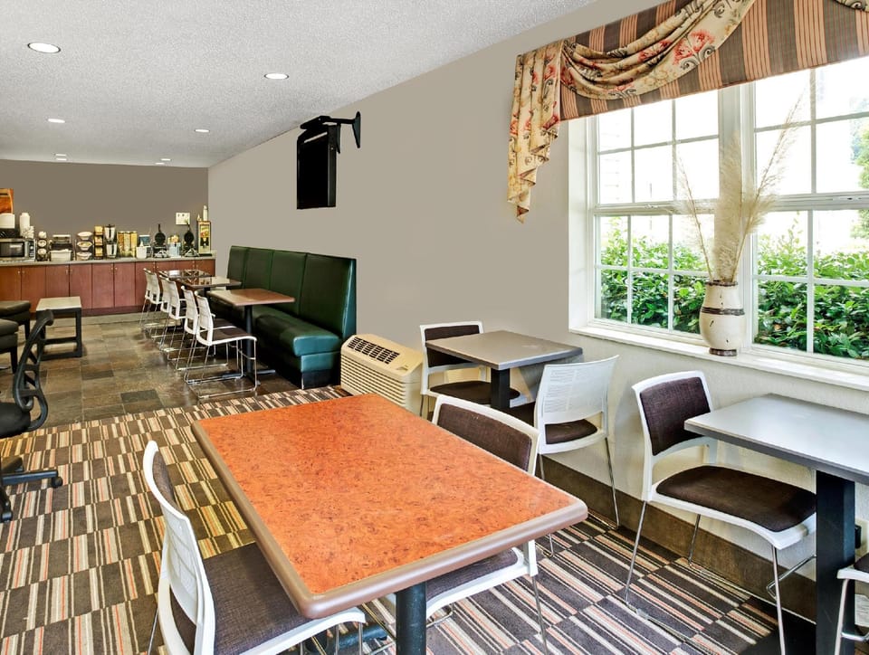 Microtel Inn & Suites by Wyndham Cherokee Hotel in Cherokee