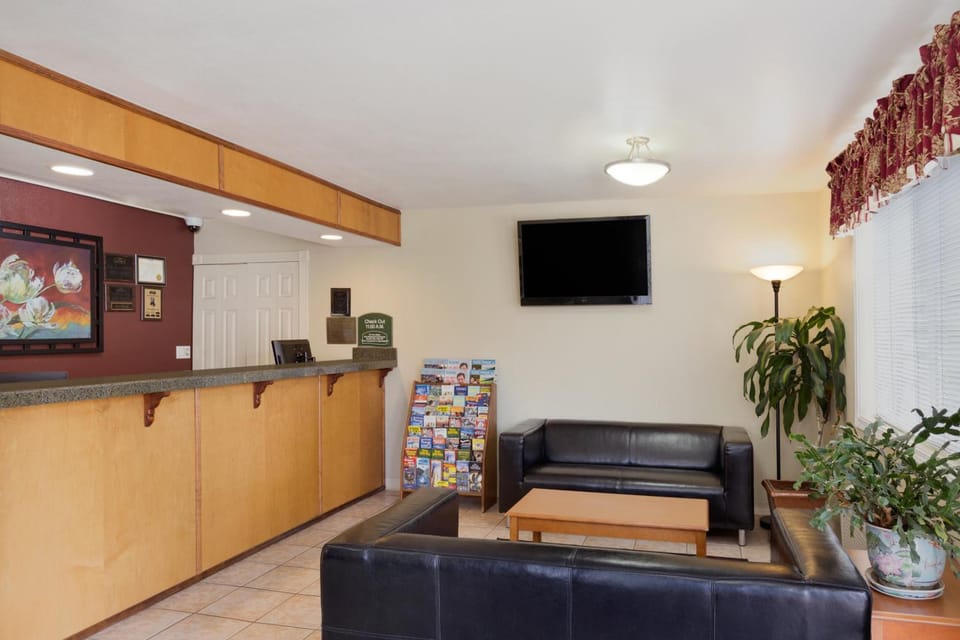 Howard Johnson by Wyndham Salem Hotel in Salem