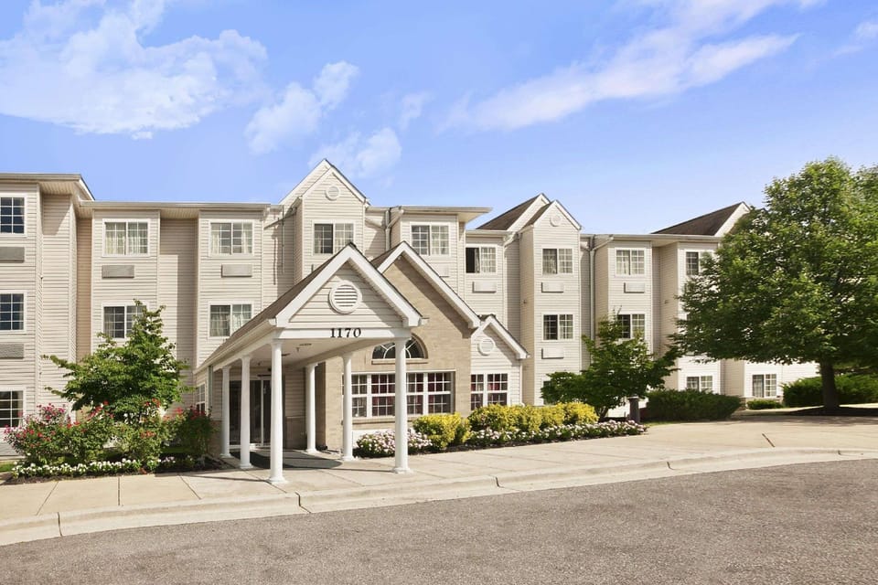 Microtel Inn & Suites by Wyndham Baltimore BWI Airport Hotel in Linthicum Heights