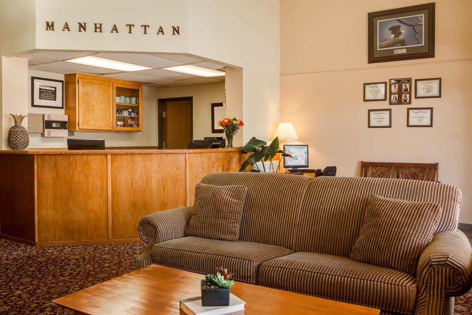 Super 8 By Wyndham Manhattan Ks Hotel in Manhattan