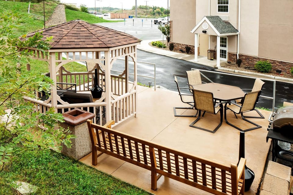 Microtel Inn & Suites by Wyndham St Clairsville/Wheeling Hotel in Ohio
