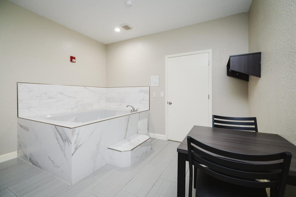 Winchester Inn and Suites Humble/IAH/North Houston Motel in Harris County