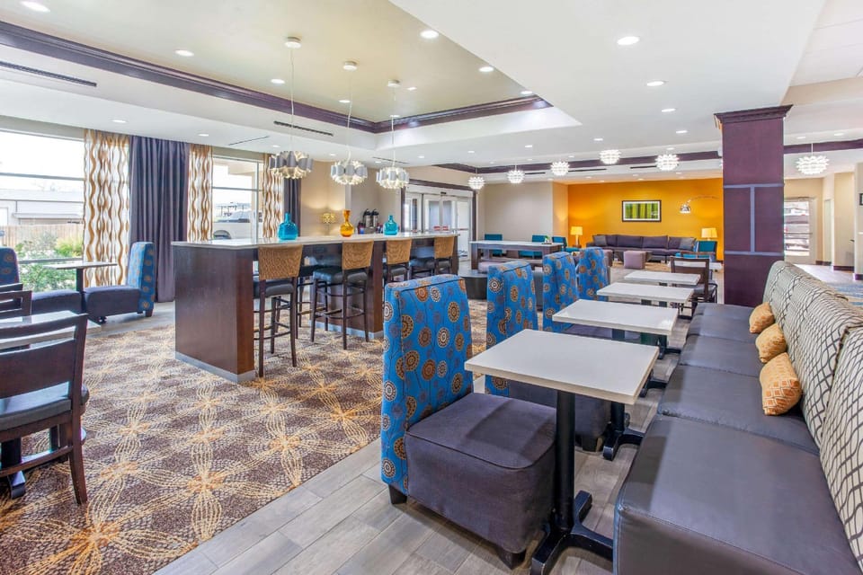 La Quinta Inn & Suites by Wyndham Gonzales TX Hotel in Gonzales