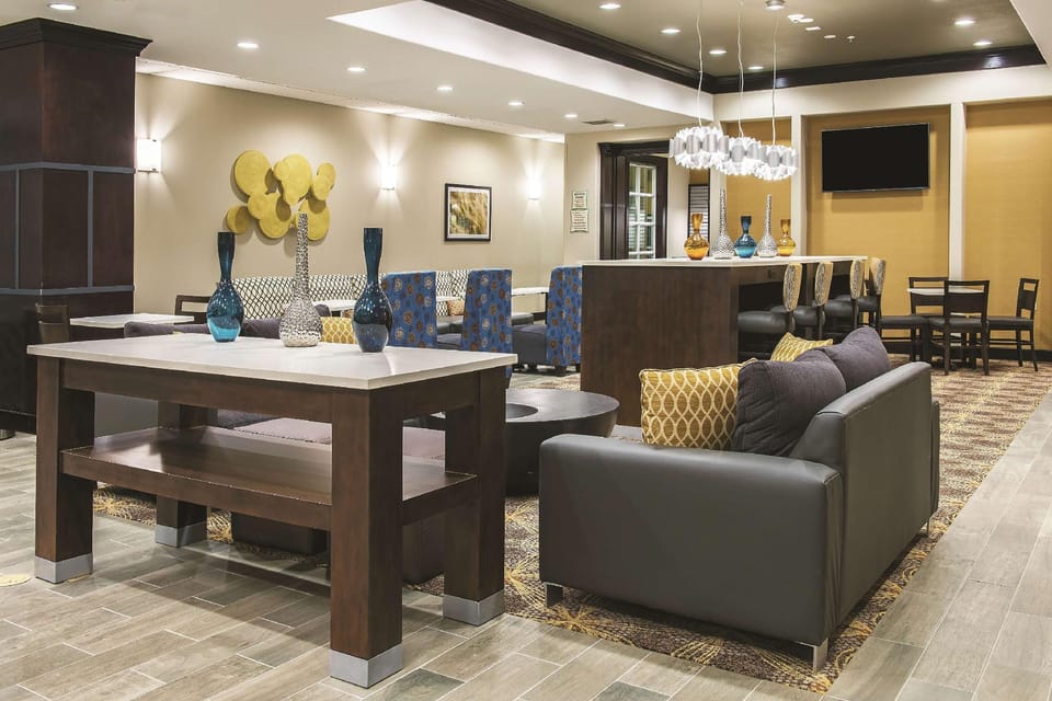 La Quinta Inn & Suites by Wyndham Gonzales TX Hotel in Gonzales