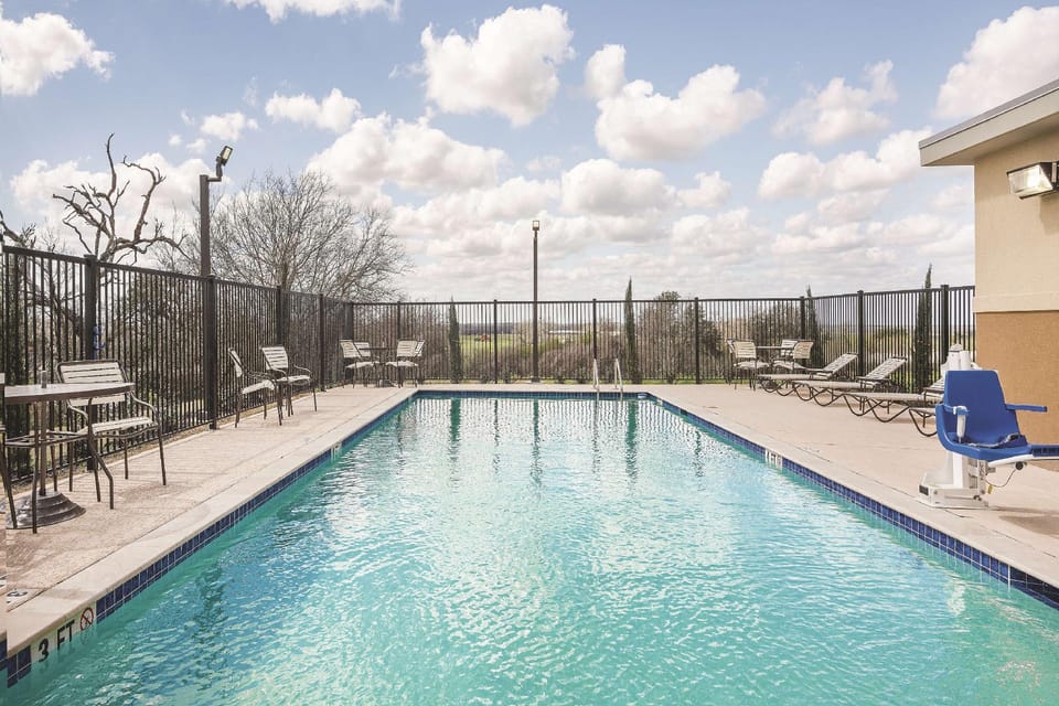 La Quinta Inn & Suites by Wyndham Gonzales TX Hotel in Gonzales