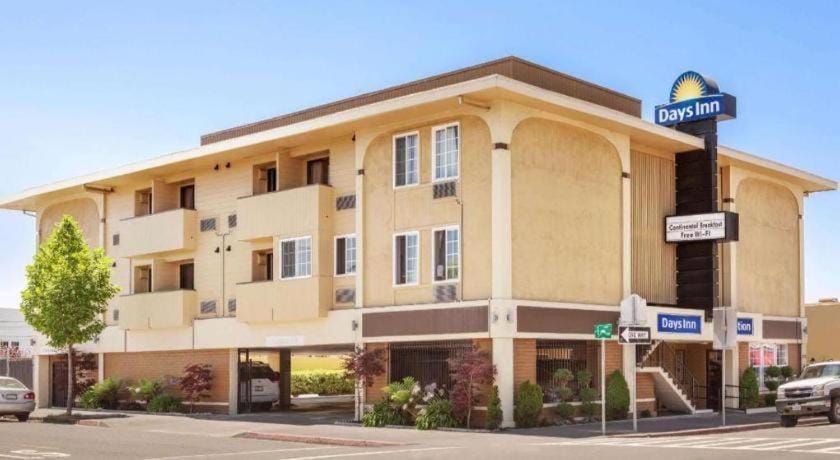 Days Inn by Wyndham Eureka CA Hotel in Eureka