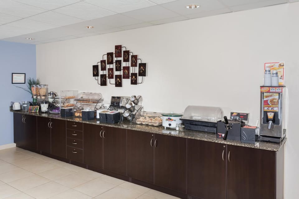 Microtel Inn & Suites by Wyndham Elkhart Hotel in Elkhart