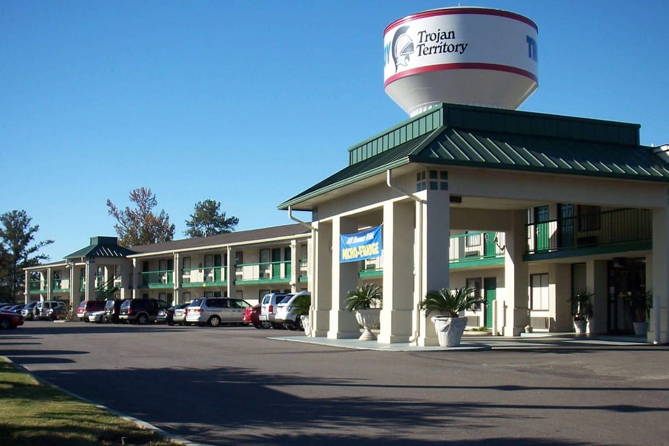 Baymont by Wyndham Troy Hotel in Alabama