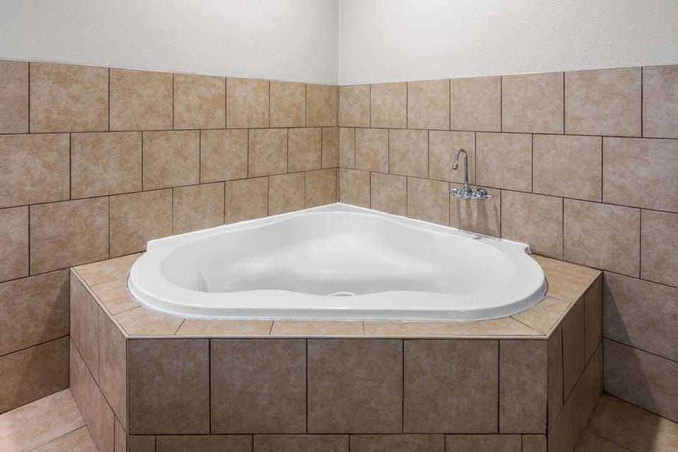 Days Inn by Wyndham Mankato Hotel in Mankato