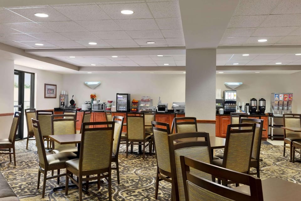 Wingate by Wyndham Bentonville Airport Hotel in Bentonville