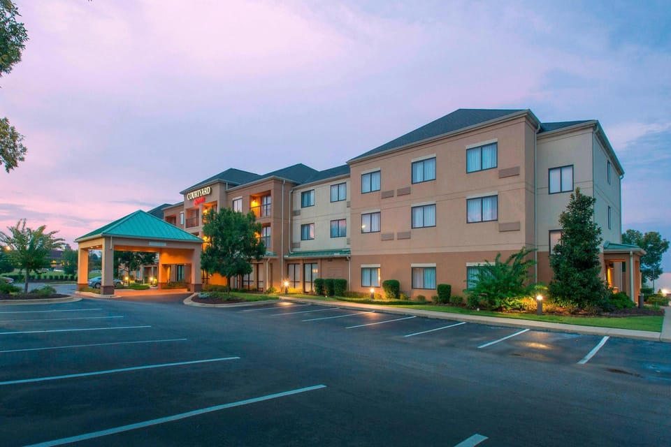 Courtyard by Marriott Montgomery Prattville Hotel in Millbrook