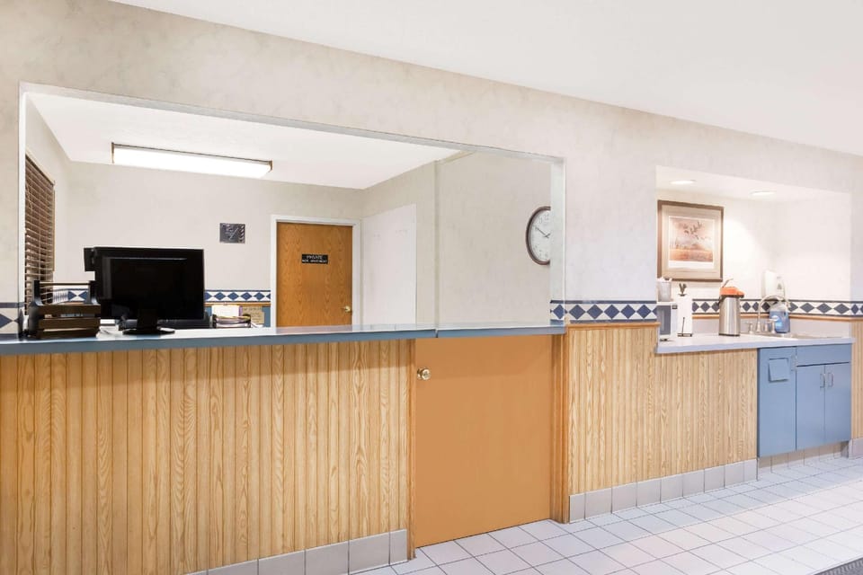Super 8 By Wyndham Merrillville/Gary Area Hotel in Merrillville
