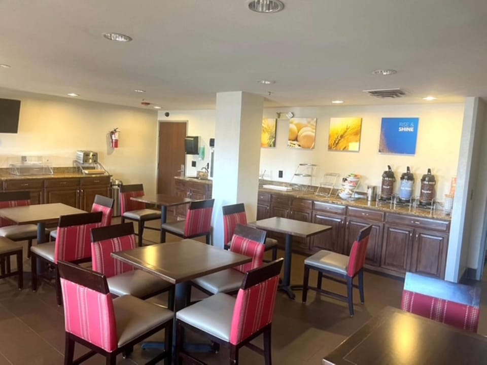 Comfort Inn & Suites Phoenix North / Deer Valley Hotel in Phoenix