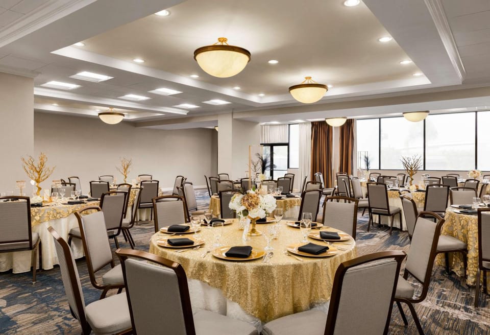 DoubleTree by Hilton New Orleans Airport Hotel in Kenner