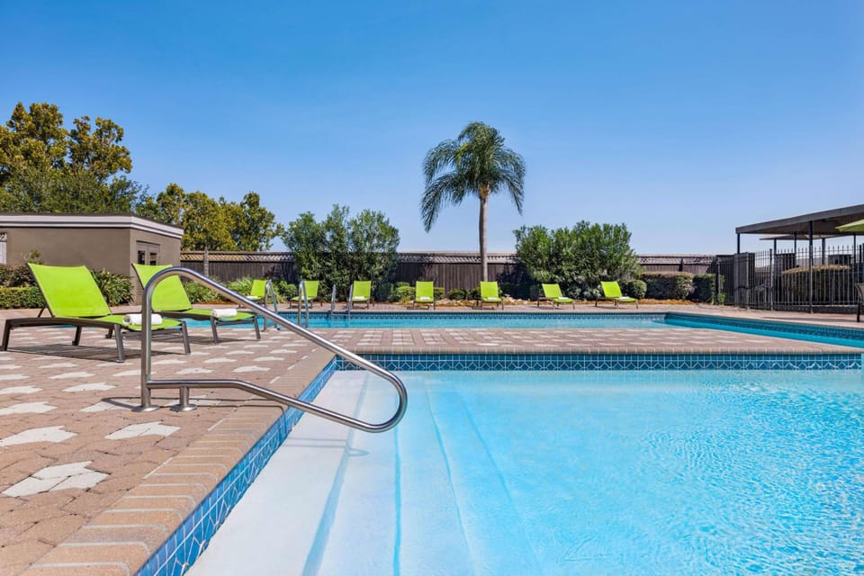 DoubleTree by Hilton New Orleans Airport Hotel in Kenner