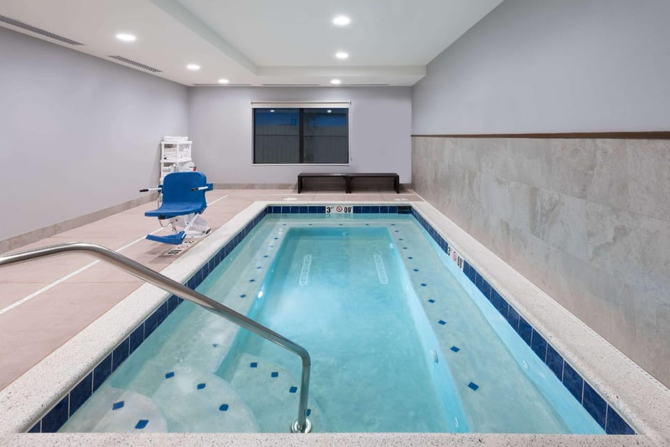 Wingate by Wyndham Sidney Hotel in Montana