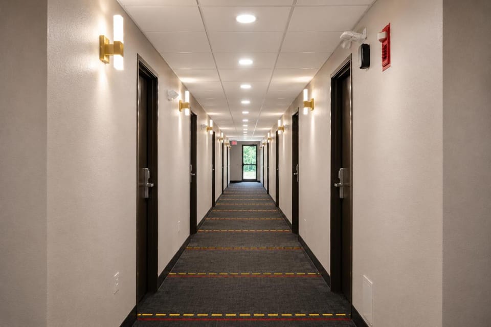 Super 8 By Wyndham Champaign Hotel in Champaign