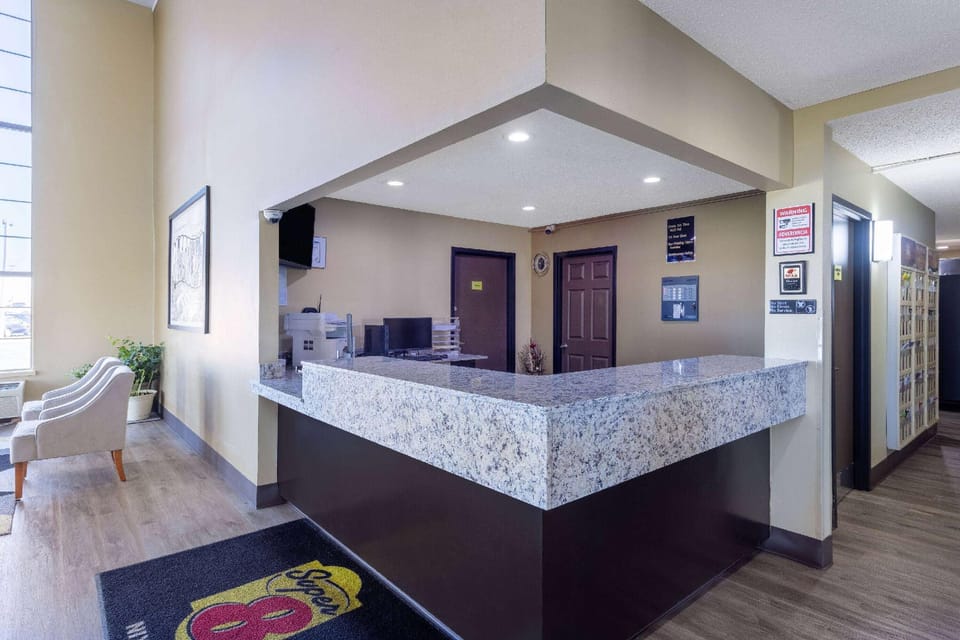 Super 8 By Wyndham Nixa/Springfield Area Hotel in Nixa