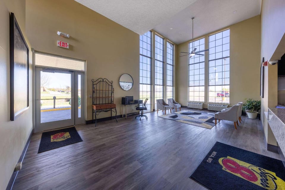 Super 8 By Wyndham Nixa/Springfield Area Hotel in Nixa