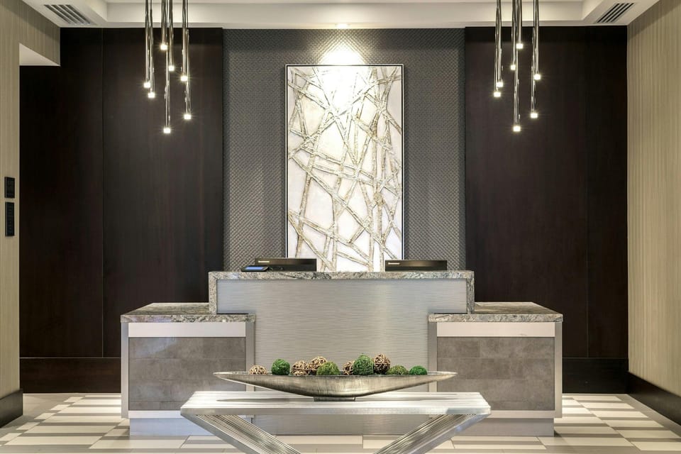 Courtyard by Marriott Edgewater NYC Area Hotel in Upper West Side