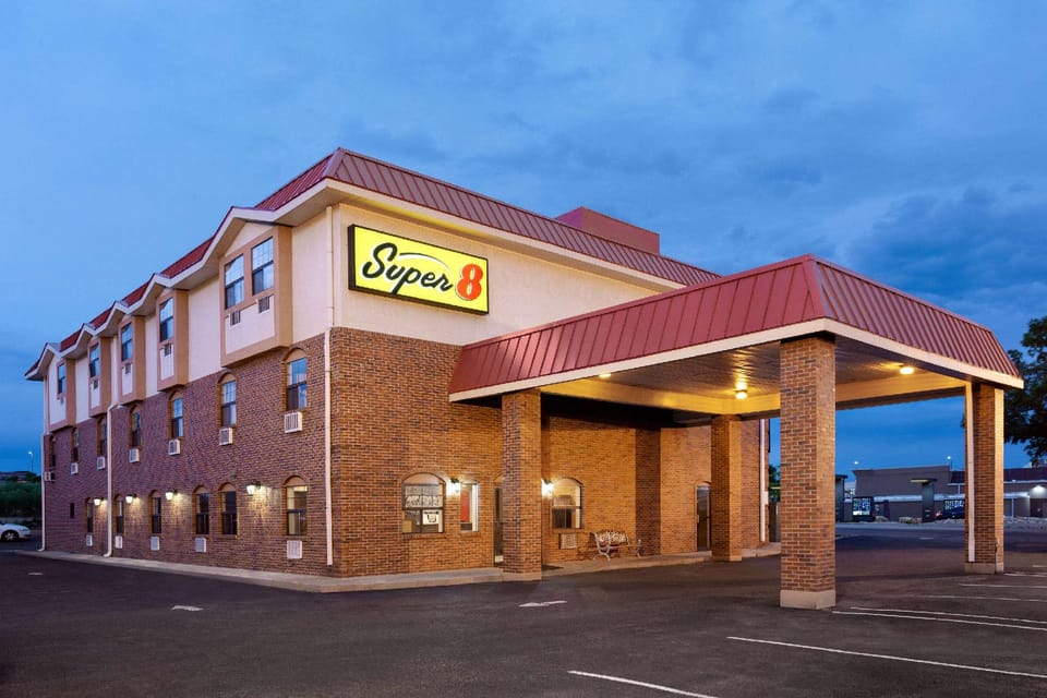 Super 8 By Wyndham Colorado Springs/Afa Area Hotel in Black Forest
