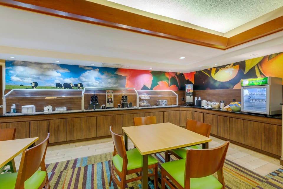 Quality Inn & Suites Sandusky Hotel in Lake Erie
