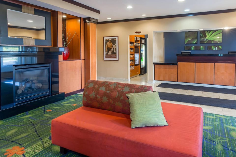 Fairfield by Marriott Inn & Suites Canton Hotel in North Canton