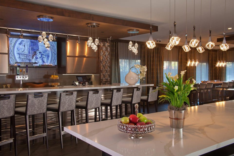 Silver Cloud Hotel - Seattle University of Washington District Hotel in University District