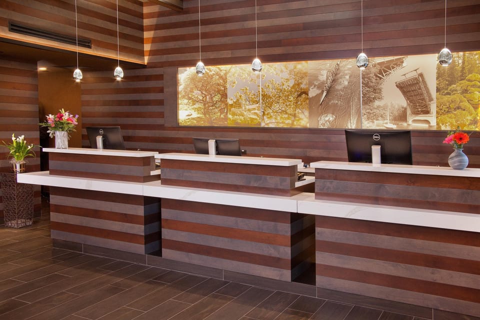 Silver Cloud Hotel - Seattle University of Washington District Hotel in University District
