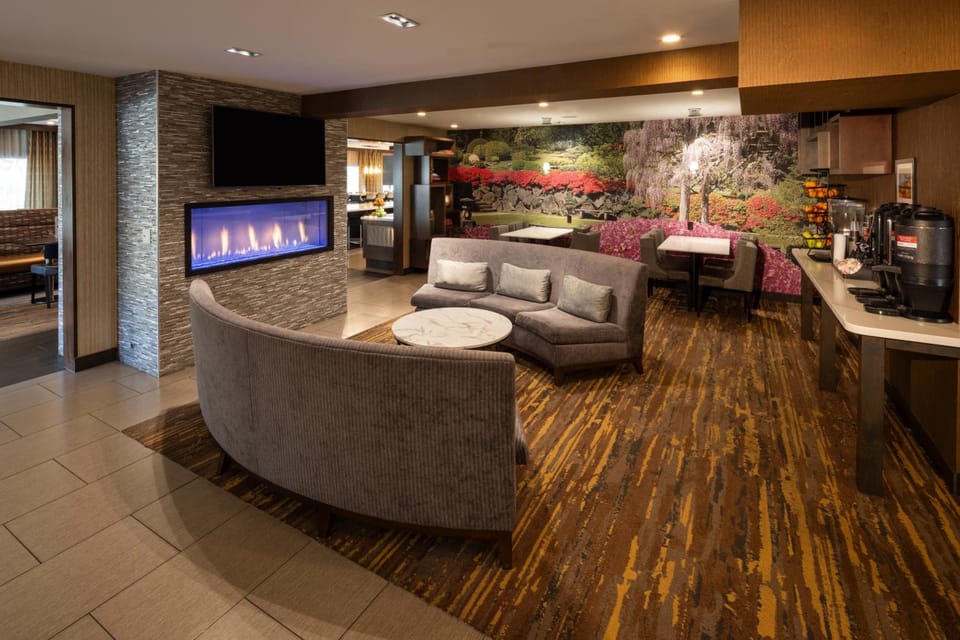 Silver Cloud Hotel - Seattle University of Washington District Hotel in University District