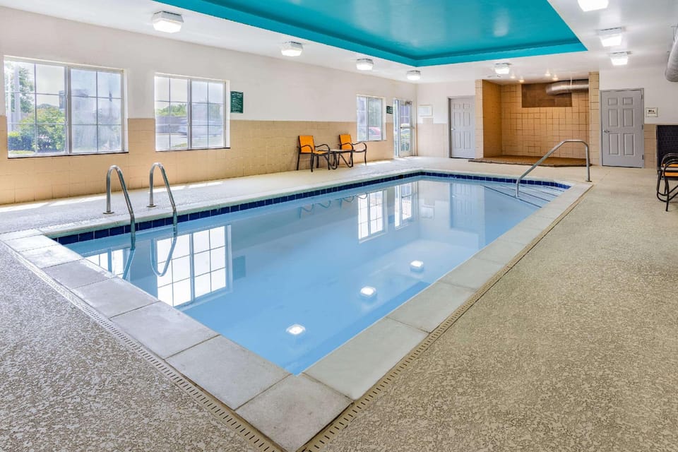 La Quinta Inn & Suites by Wyndham Norfolk Hotel in Norfolk