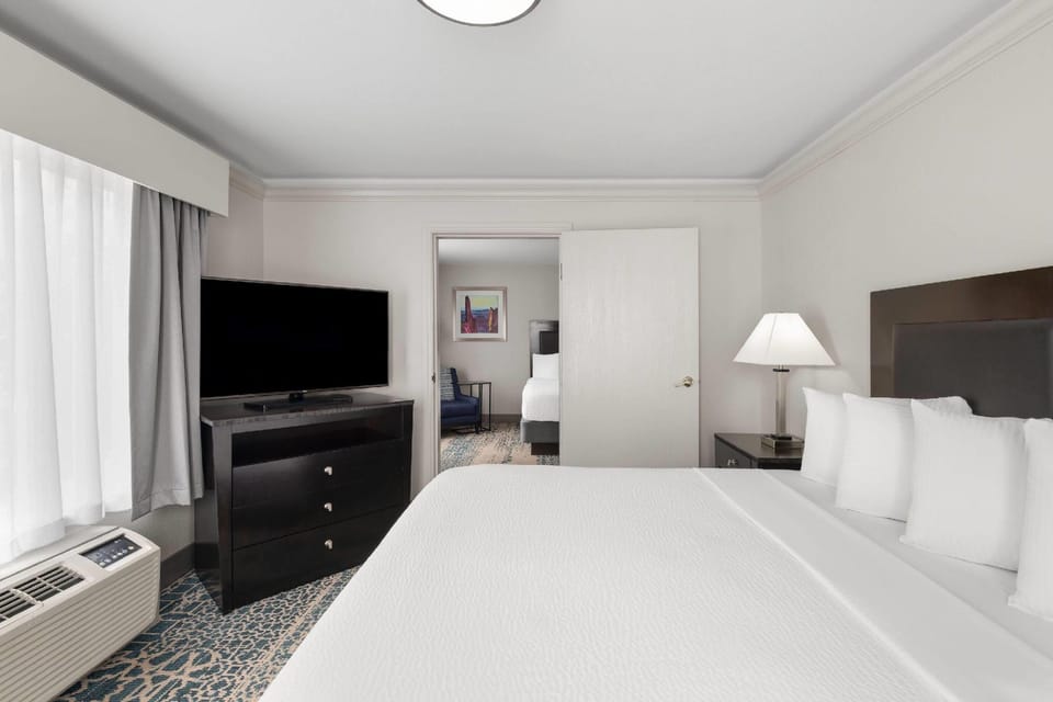 Suite room