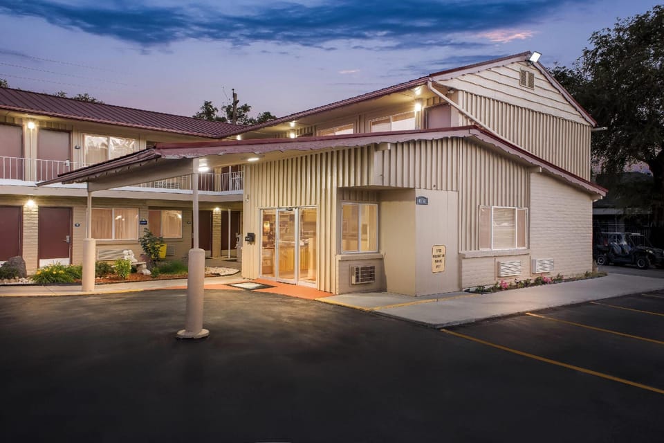 Days Inn by Wyndham Elko Hotel in Elko