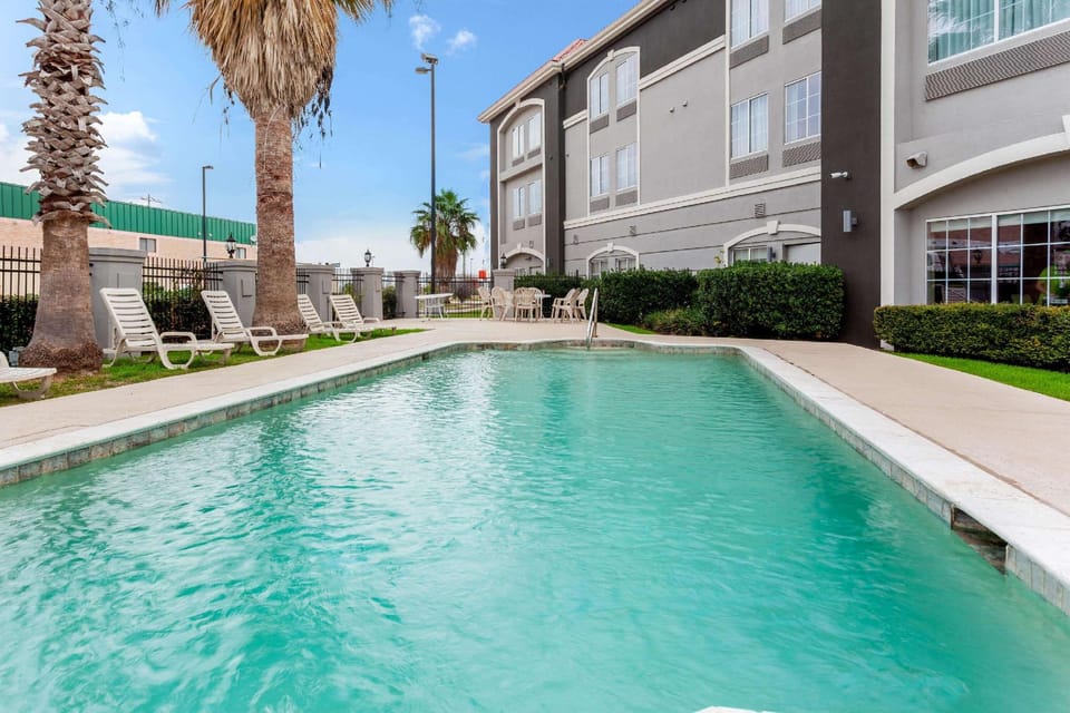 La Quinta Inn & Suites by Wyndham Seguin Hotel in Seguin