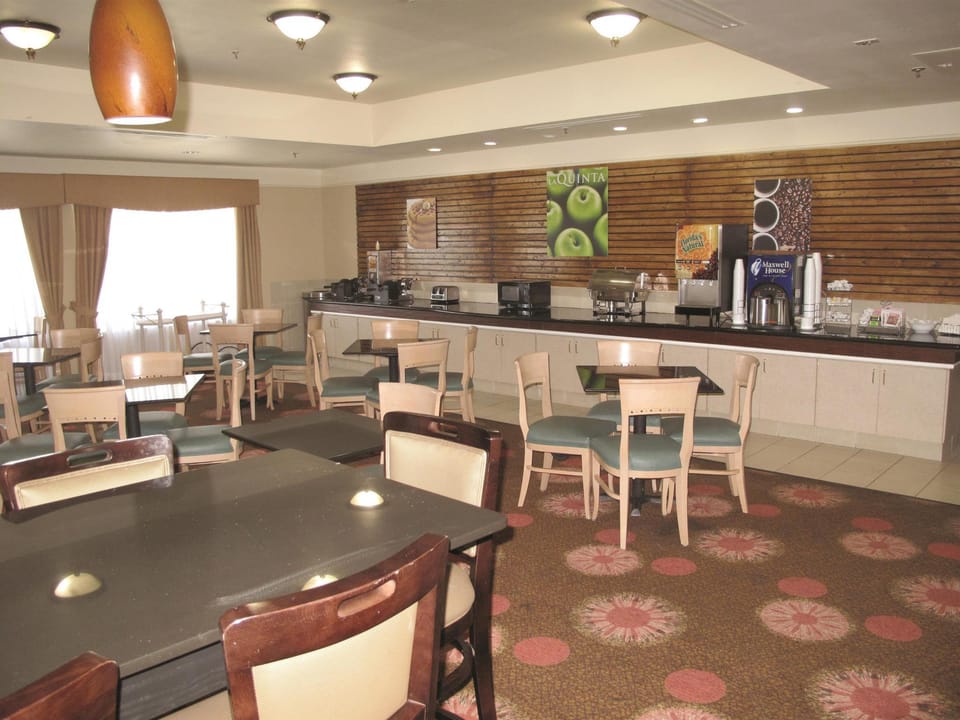 La Quinta Inn & Suites by Wyndham Seguin Hotel in Seguin