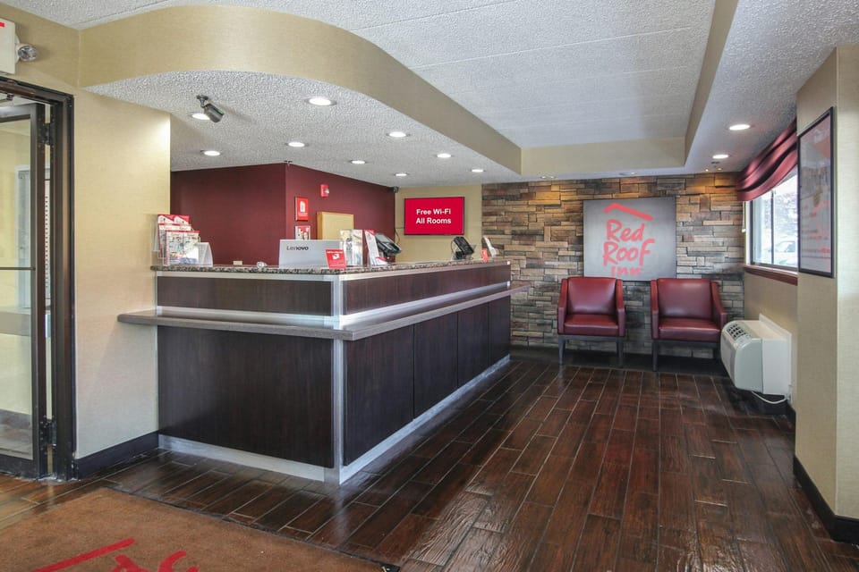 Red Roof Inn Detroit - Troy Hotel in Troy