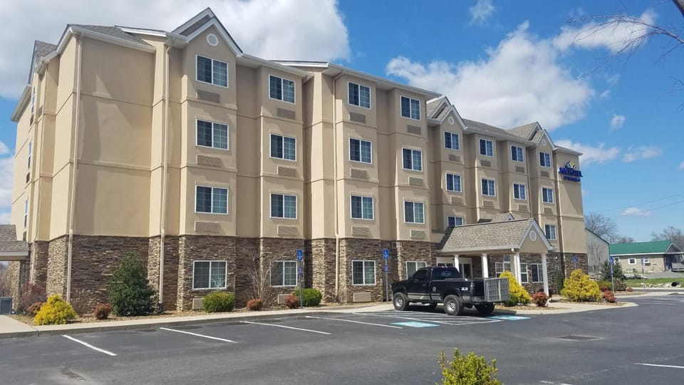 Microtel Inn & Suites by Wyndham Shelbyville Hotel in Tennessee