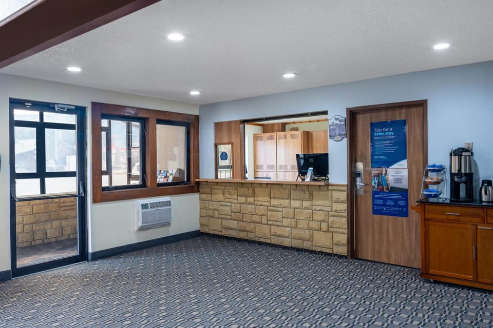 Super 8 by Wyndham Livingston Yellowstone Hotel in Livingston