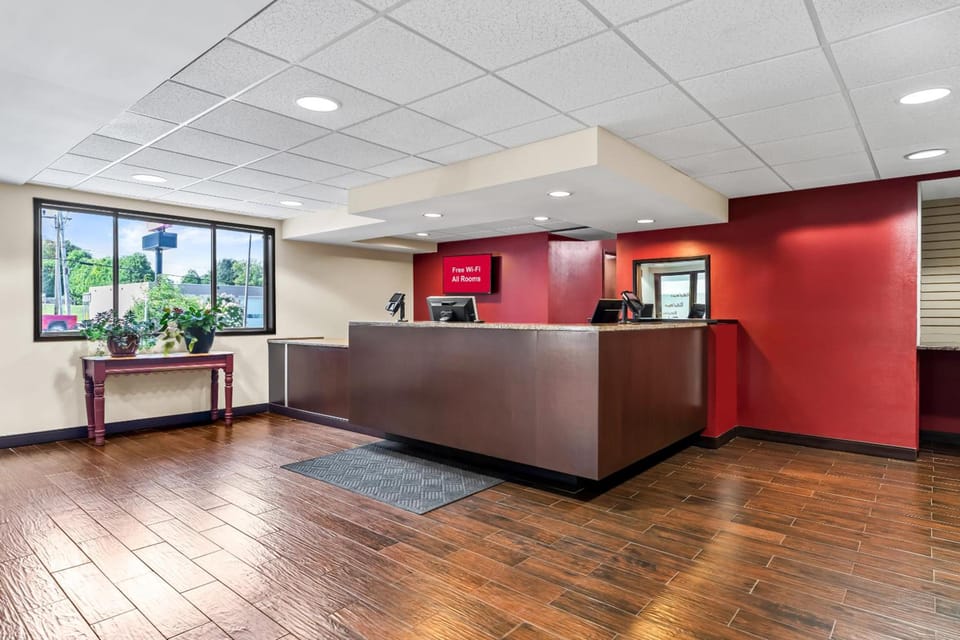 Red Roof PLUS+ & Suites Malone Hotel in Malone