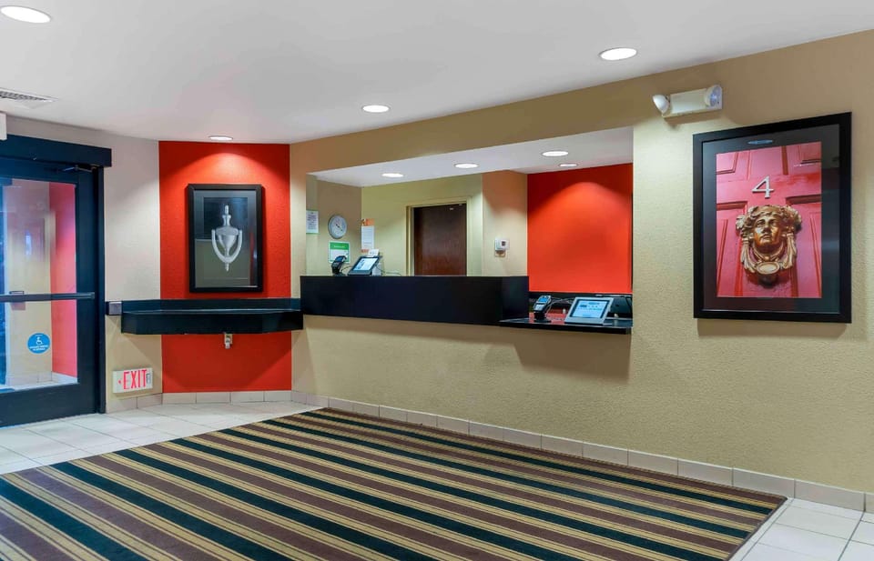 Extended Stay America Suites - Detroit - Metropolitan Airport Hotel in Romulus